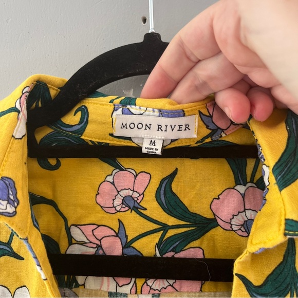 Moon River Yellow Floral Faux Wrap Dress Sleeveless Linen Blend Size Medium - Picture 5 of 7